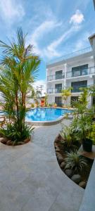 Bazén v ubytování Ocean Breeze Apartment nebo v jeho okolí