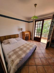 Un pat sau paturi într-o cameră la Magnificent villa located in La Valette-du-Var