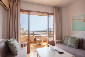 Posedenie v ubytovaní BJ Playamar Hotel & Apartamentos