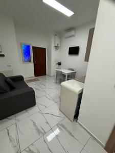 Μια τηλεόραση ή/και κέντρο ψυχαγωγίας στο Binario104