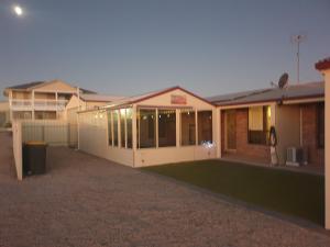 a house with a driveway in front of it at Wallaroo Sea View home in Wallaroo