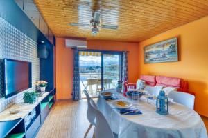 Χώρος καθιστικού στο Sara