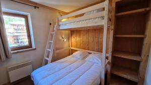 Postel nebo postele na pokoji v ubytování Cortina - 34 - Appart vue montagne - 8 pers