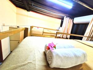 Postel nebo postele na pokoji v ubytování Karcof Container Hostel + 31 fotografií