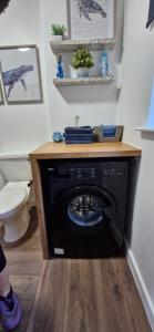 Fotografie z fotogalerie ubytování Seaview cosy 2 bed home in Lamlash - 'Mid Drive' v destinaci Lamlash