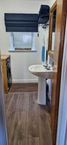 Fotografie z fotogalerie ubytování Seaview cosy 2 bed home in Lamlash - 'Mid Drive' v destinaci Lamlash