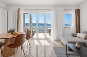 Fotografia z galérie ubytovania Villa Ana with private 50m2 pool, 7 bedrooms, 7 bathrooms, 18 persons max v destinácii Stanići