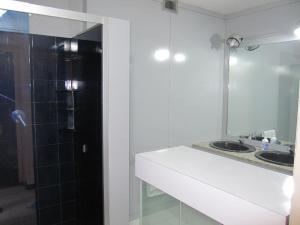 A bathroom at Star Hostel