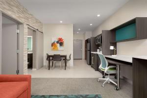 Home2 Suites By Hilton Abilene Southwest的电视和/或娱乐中心