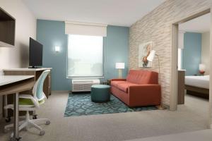 Home2 Suites By Hilton Abilene Southwest的电视和/或娱乐中心
