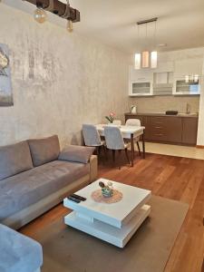 Una cocina o cocineta en Apartman AMIGO & Spa