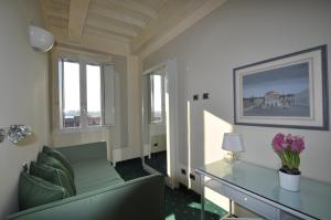A seating area at Hotel Gregoriana