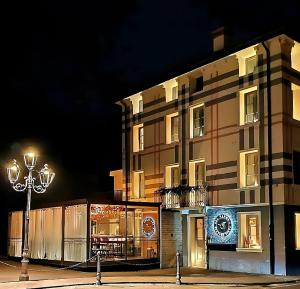 The building in which a szállodákat is located