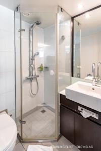 KD Hotelship Düsseldorf Comfort Plus tesisinde bir banyo