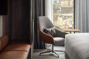 Posezení v ubytování Courtyard by Marriott Yerevan