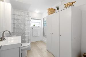 Ένα μπάνιο στο Lovely Studio in the Heart of Victoria Park