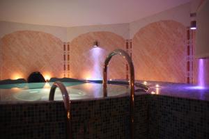 Bazén v ubytování Pegasa Pils Spa Hotel nebo v jeho okolí