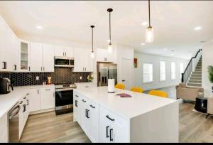 Kjøkken eller kjøkkenkrok på Luxurious 3+1 Villa in Dallas