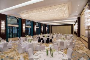 Restaurace v ubytování Al Najada Doha Hotel by Tivoli + 37 fotografií