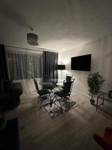 Fotografie z fotogalerie ubytování Sunny Apartment In Cheltenham v destinaci Cheltenham