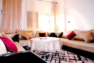 Zona de estar de Airport apartment 1