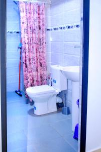 Koupelna v ubytování Airport Apartment - Fully Equipped & Air Conditioned, Close to Airport