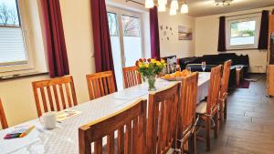 Ruang duduk di Ferienhaus 2 Quint Altenkirchen