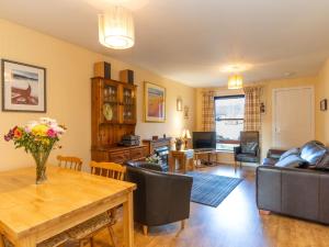 Posezení v ubytování Holiday Home Skye Premier by Interhome