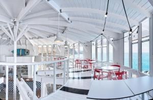 A restaurant or other place to eat at Marina Suites Gran Canaria
