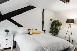 Postel nebo postele na pokoji v ubytování 3A St Annes Well - Business, Leisure or Relocation