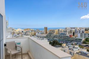 Fotografie z fotogalerie ubytování Cosy Penthouse with Terrace & views in St Julians by 360 Estates v destinaci Tal-Għoqod + 56 fotografií