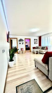 Svetainės erdvė apgyvendinimo įstaigoje NeriesResort 3 Rooms Suite iN Centrum