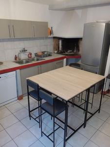 Kuchnia lub aneks kuchenny w obiekcie Coeur de Fitou : Maison de village atypique