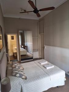 Postel nebo postele na pokoji v ubytování Casa Consell Apartments