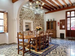 Φωτογραφία από το άλμπουμ του Can Feliu House by Slow Villas σε Búger