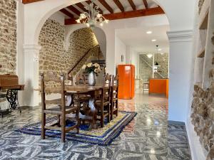 Χώρος καθιστικού στο Can Feliu House by Slow Villas