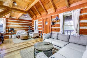 Gallery image of Pet-Friendly Ohio Cabin with Deck, Grill and Fire Pit! in Seaman