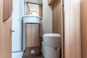 Fotografie z fotogalerie ubytování Campiri Base Prague - motorhomes & RVs rental company v destinaci Tuchoměřice