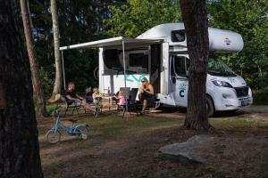 Fotografie z fotogalerie ubytování Campiri Base Prague - motorhomes & RVs rental company v destinaci Tuchoměřice