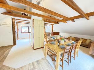 Posezení v ubytování Luxury holiday home near Lake Bled & the Alps