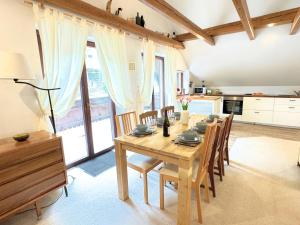 Kuchyň nebo kuchyňský kout v ubytování Luxury holiday home near Lake Bled & the Alps