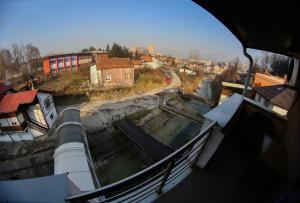 Nespecifikovaný výhled na destinaci Zenica nebo výhled na město při pohledu z hotelu
