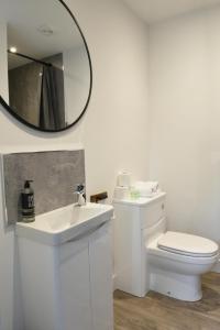 Gallery image of The Almshouse Suites in Woburn Sands +28 photos