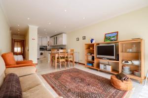 Køkken eller tekøkken på Casa Coração de Viana - Near the Beach Apartment + 27 billeder