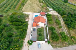 Imagen de la galería de Villa Laura, en Nadin 51 fotos más