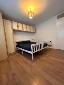 Oleskelutila majoituspaikassa Spacious one bed flat in eastlondon with parking and free wifi