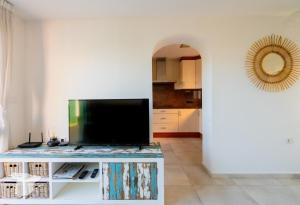 Telewizja i/lub zestaw kina domowego w obiekcie CostaBlancaDreams Casa Colari 4 in Calpe