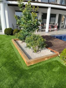 Vonkajšia záhrada v ubytovaní Grande Villa 350 M2, piscine chauffée vue mer et collines, CAVALAIRE sur mer, 10 personnes