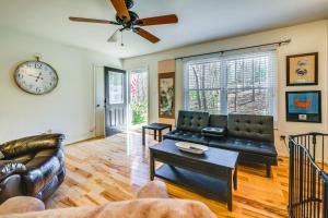 Gallery image of Pet-Friendly Roanoke Home with Fire Pit and Grill! in Roanoke