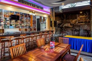 Keba Xpress Hotel - Entebbe的酒水
